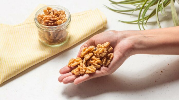 a-handful-of-walnuts-a-day-may-enhance-cognitive-development-in-adolescents